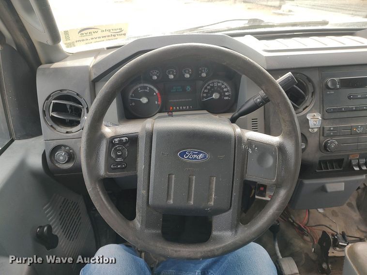 image for item DG5366 2011 Ford F350 Super Duty  dump bed pickup truck