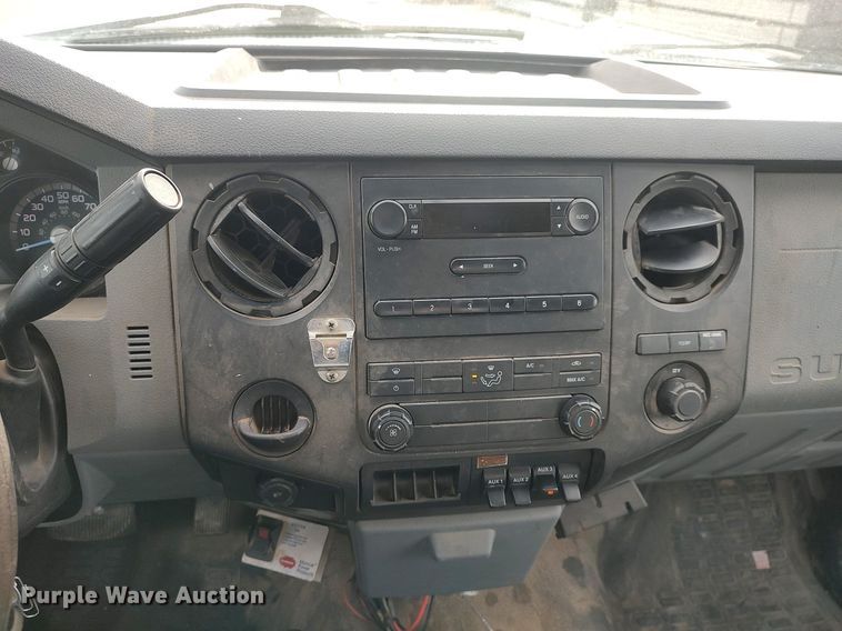 image for item DG5366 2011 Ford F350 Super Duty  dump bed pickup truck