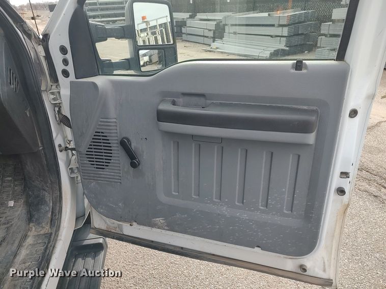 image for item DG5366 2011 Ford F350 Super Duty  dump bed pickup truck