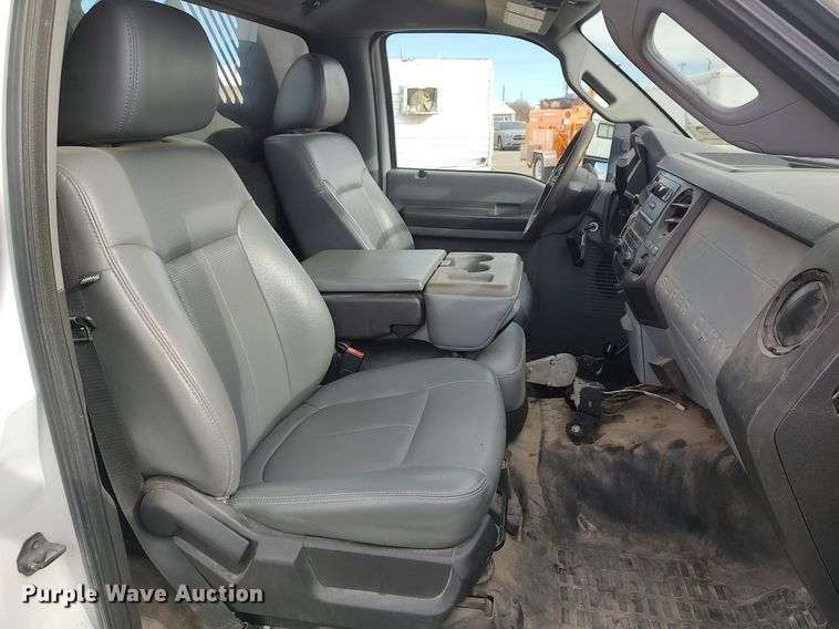 image for item DG5366 2011 Ford F350 Super Duty  dump bed pickup truck