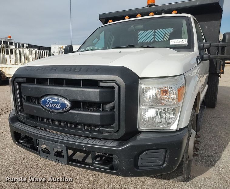 image for item DG5366 2011 Ford F350 Super Duty  dump bed pickup truck