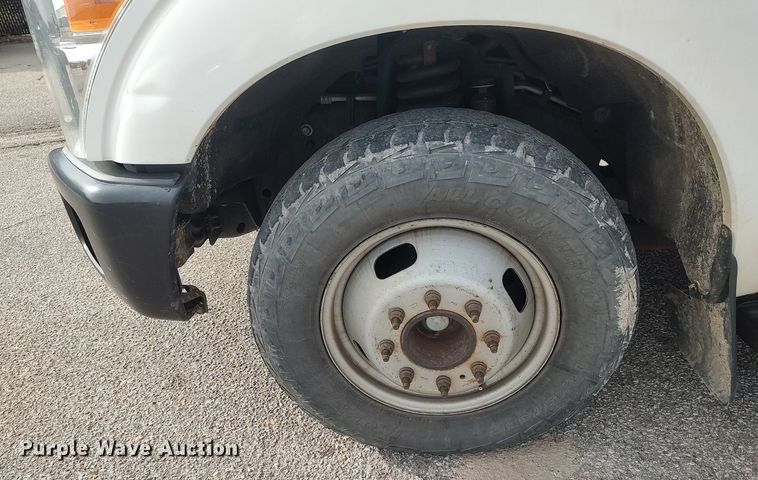 image for item DG5366 2011 Ford F350 Super Duty  dump bed pickup truck