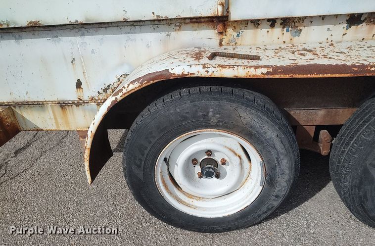 image for item DG5370 1995 Starlite  utility trailer