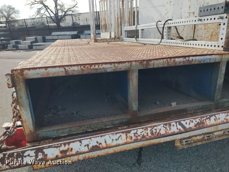 image for item DG5371 1995 Starlite  utility trailer