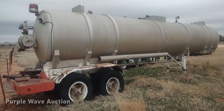 image for item DK4414 1974 Reliable  tank trailer