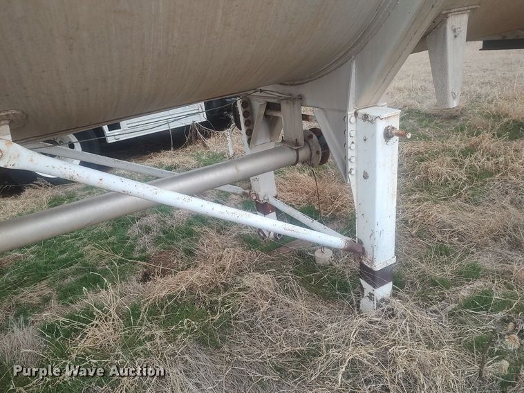 image for item DK4414 1974 Reliable  tank trailer