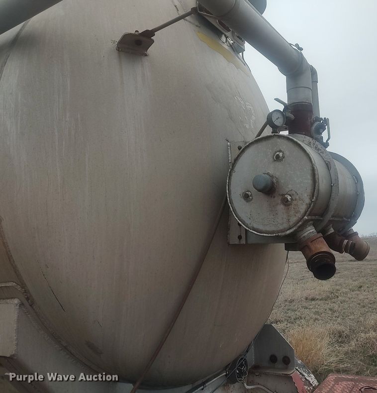 image for item DK4414 1974 Reliable  tank trailer