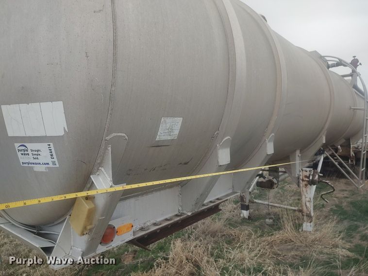 image for item DK4414 1974 Reliable  tank trailer