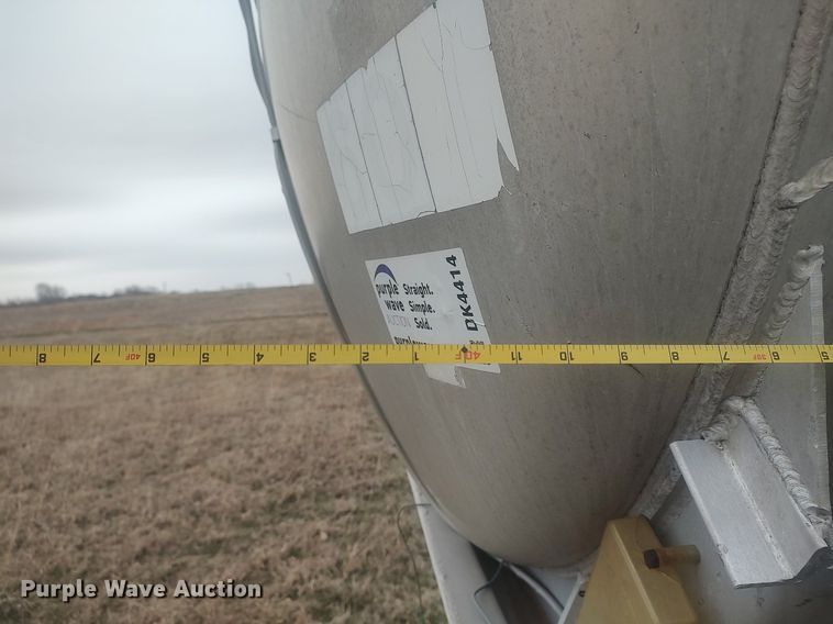 image for item DK4414 1974 Reliable  tank trailer