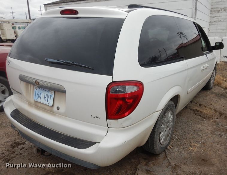 image for item DK7656 2005 Chrysler Town & Country LX  van