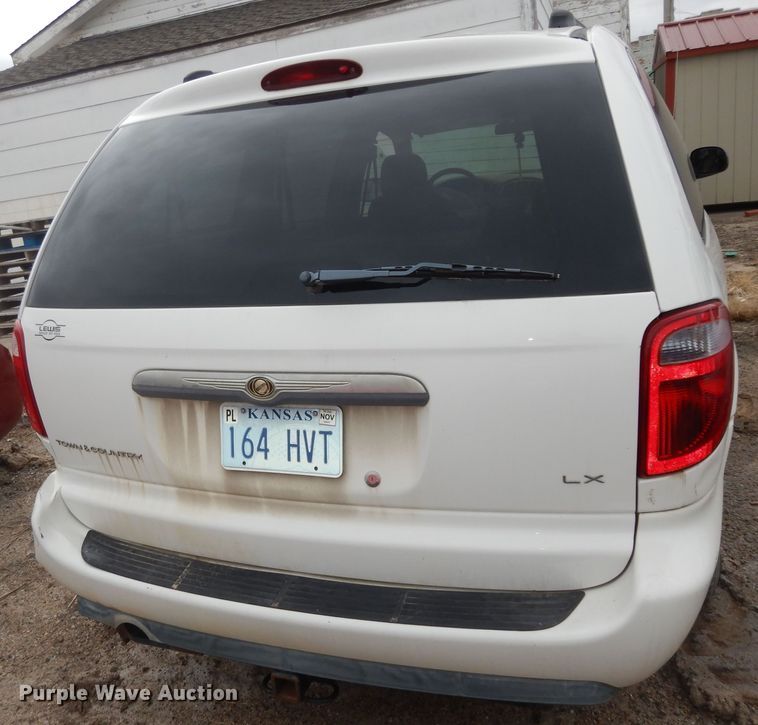 image for item DK7656 2005 Chrysler Town & Country LX  van