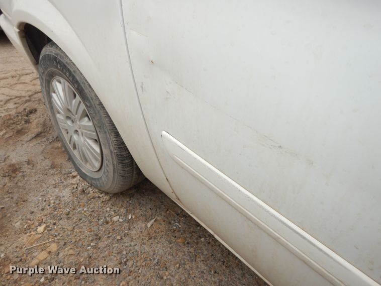 image for item DK7656 2005 Chrysler Town & Country LX  van