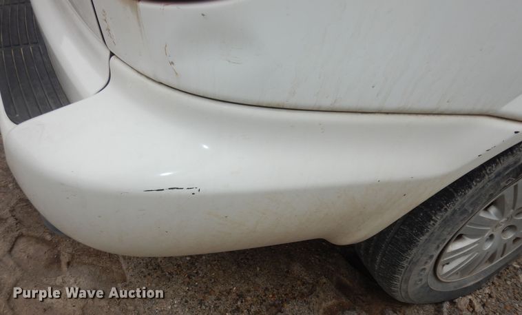 image for item DK7656 2005 Chrysler Town & Country LX  van