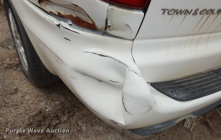 image for item DK7656 2005 Chrysler Town & Country LX  van