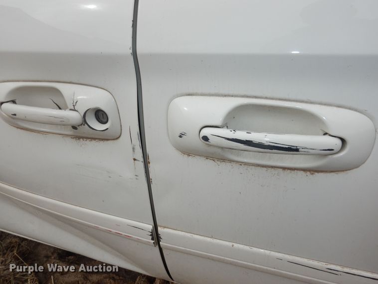 image for item DK7656 2005 Chrysler Town & Country LX  van