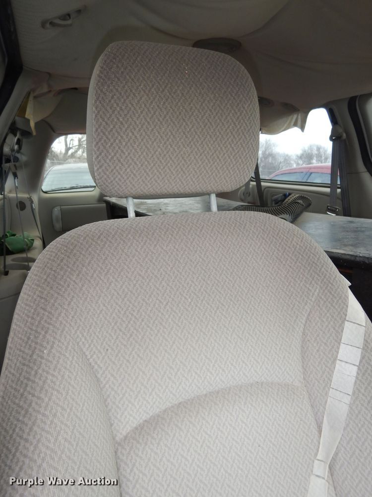 image for item DK7656 2005 Chrysler Town & Country LX  van