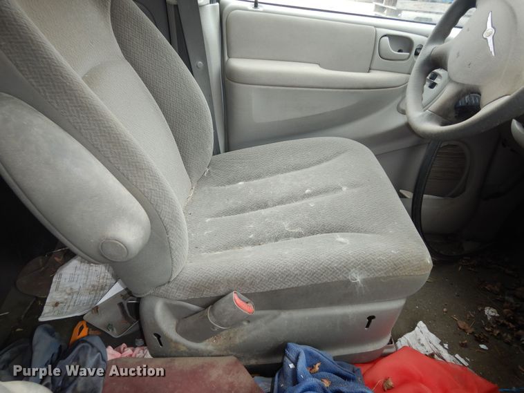 image for item DK7656 2005 Chrysler Town & Country LX  van