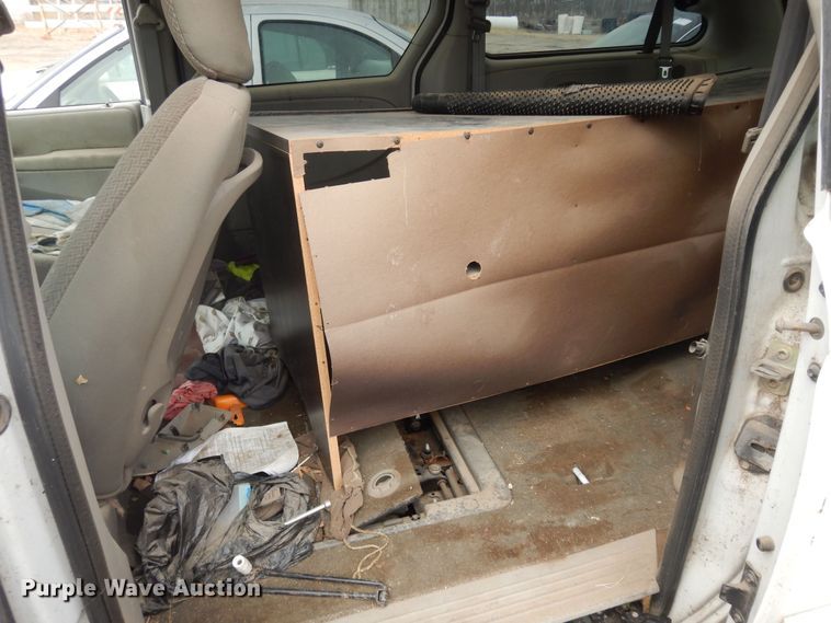 image for item DK7656 2005 Chrysler Town & Country LX  van