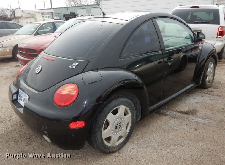 image for item DK7661 2000 Volkswagen New Beetle GLX