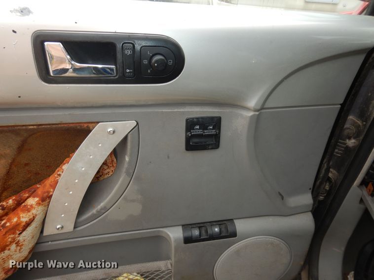 image for item DK7661 2000 Volkswagen New Beetle GLX