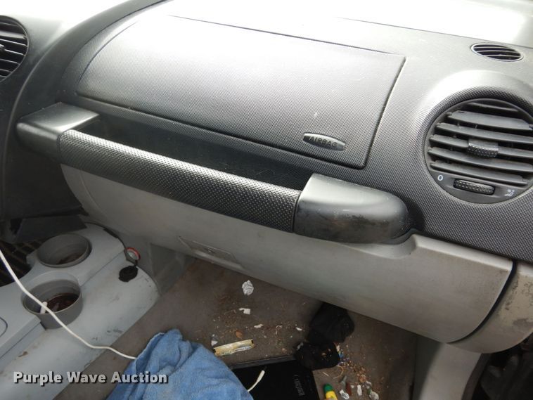 image for item DK7661 2000 Volkswagen New Beetle GLX