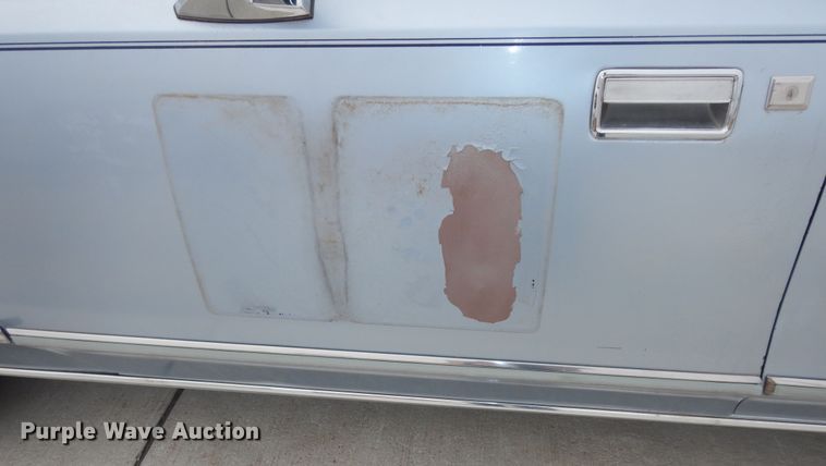 image for item DK7665 1983 Lincoln Town Car