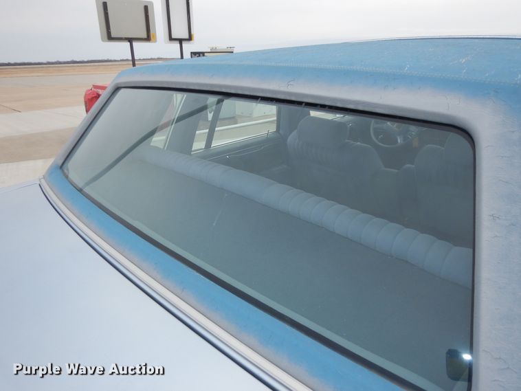 image for item DK7665 1983 Lincoln Town Car