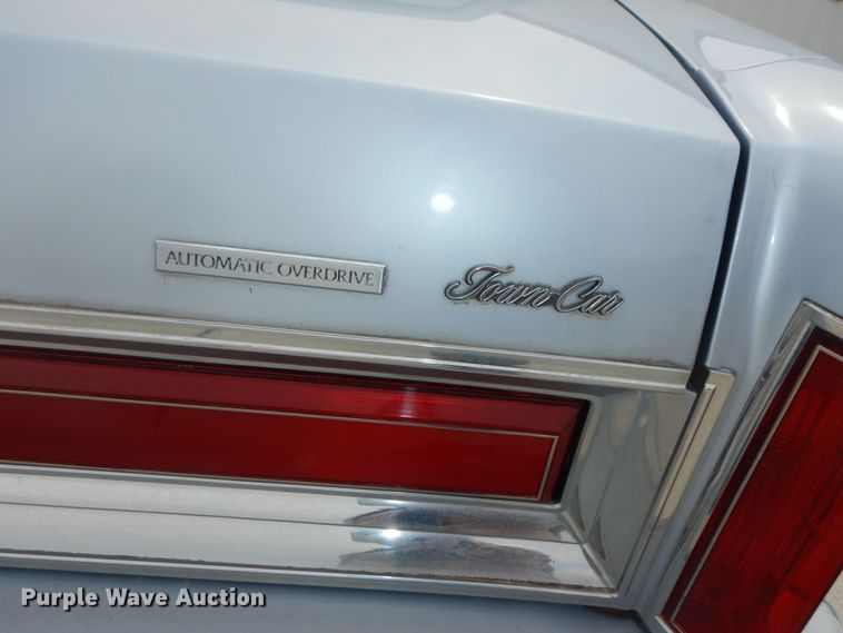 image for item DK7665 1983 Lincoln Town Car