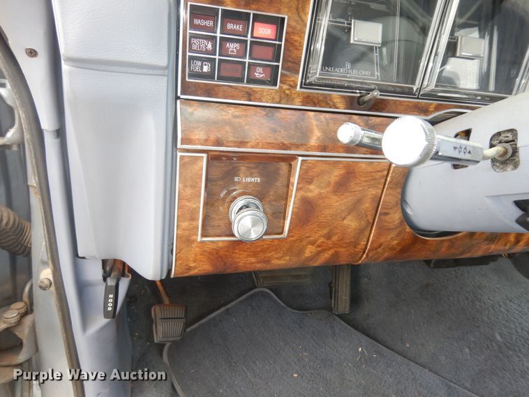 image for item DK7665 1983 Lincoln Town Car