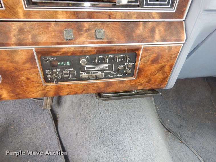 image for item DK7665 1983 Lincoln Town Car