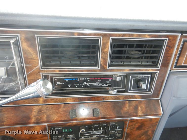 image for item DK7665 1983 Lincoln Town Car