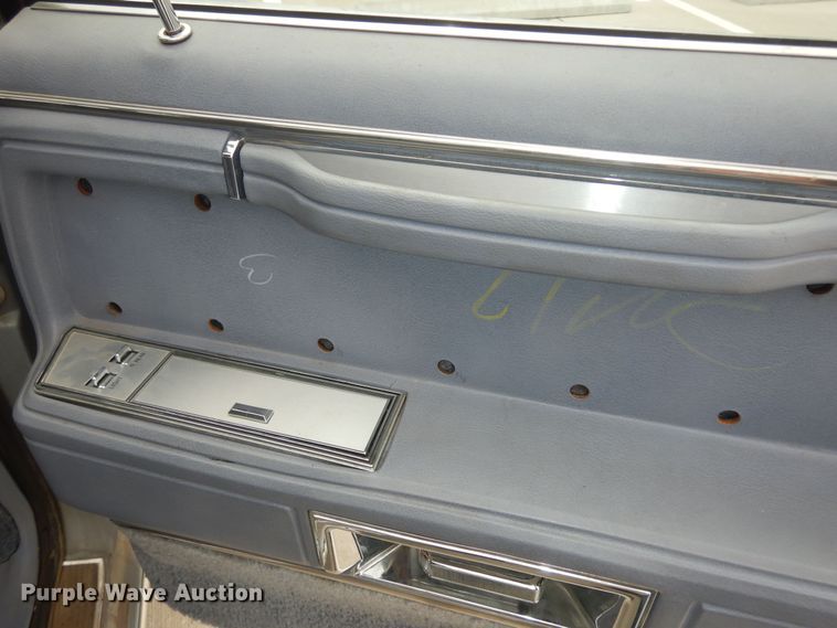 image for item DK7665 1983 Lincoln Town Car