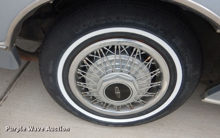 image for item DK7665 1983 Lincoln Town Car