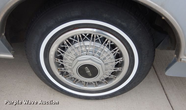 image for item DK7665 1983 Lincoln Town Car