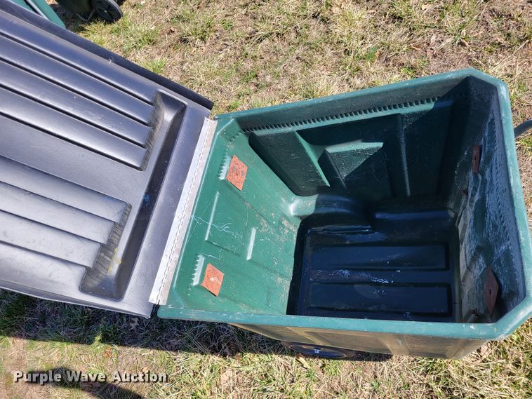 image for item DO3589 Approximately 50 Amerikart trash carts