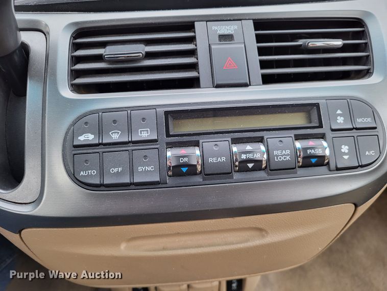 image for item DO3597 2006 Honda Odyssey  van