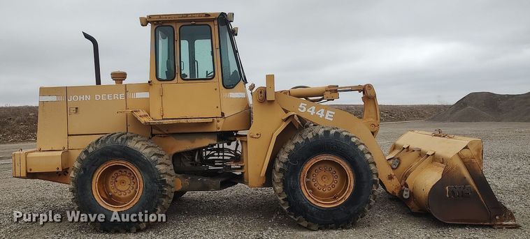 image for item DO3835 1987 John Deere 544E  wheel loader