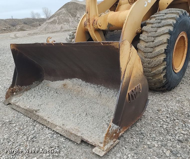 image for item DO3835 1987 John Deere 544E  wheel loader