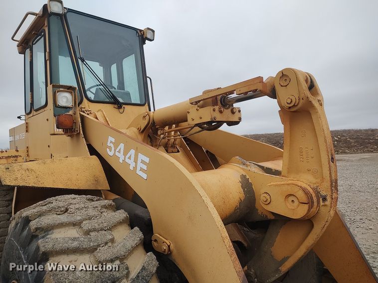 image for item DO3835 1987 John Deere 544E  wheel loader
