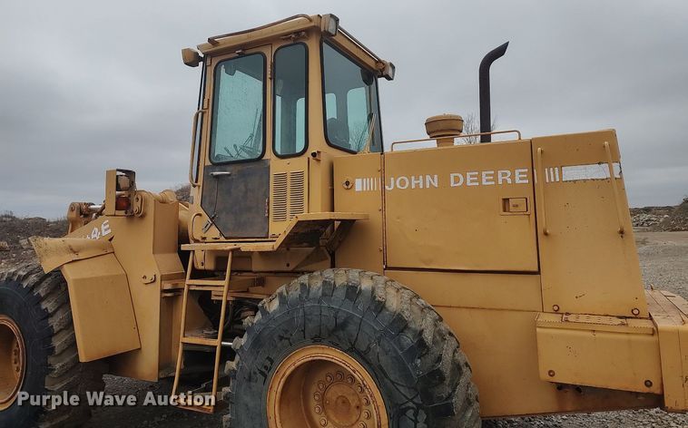 image for item DO3835 1987 John Deere 544E  wheel loader