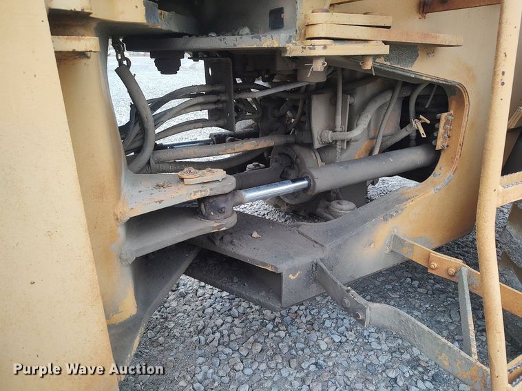 image for item DO3835 1987 John Deere 544E  wheel loader