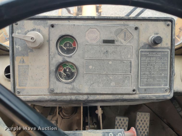 image for item DO3835 1987 John Deere 544E  wheel loader