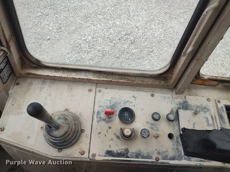 image for item DO3835 1987 John Deere 544E  wheel loader