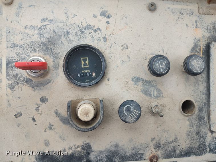 image for item DO3835 1987 John Deere 544E  wheel loader