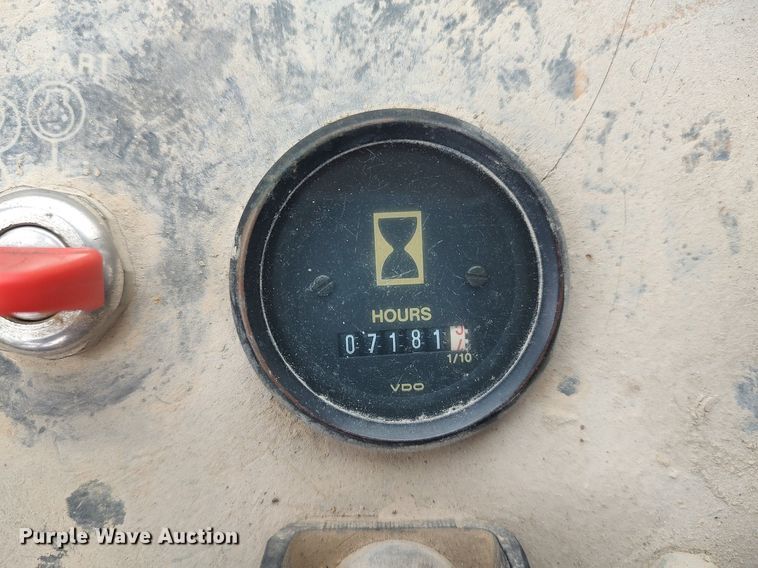 image for item DO3835 1987 John Deere 544E  wheel loader