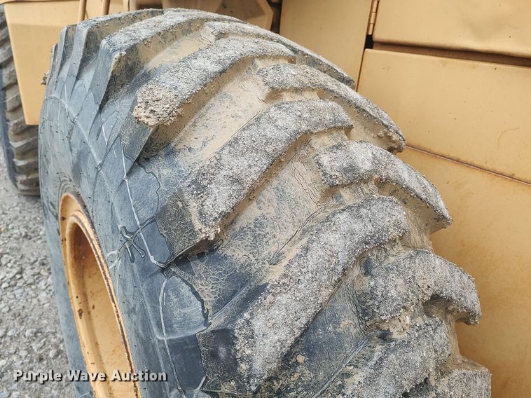 image for item DO3835 1987 John Deere 544E  wheel loader