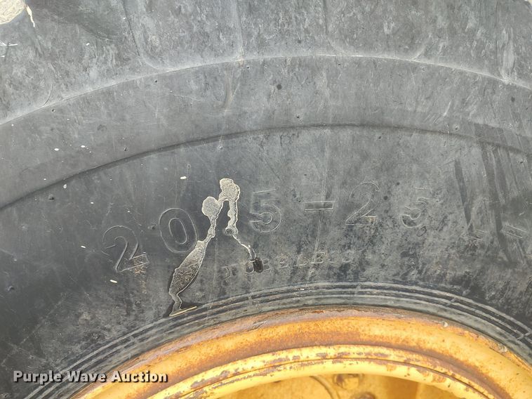 image for item DO3835 1987 John Deere 544E  wheel loader