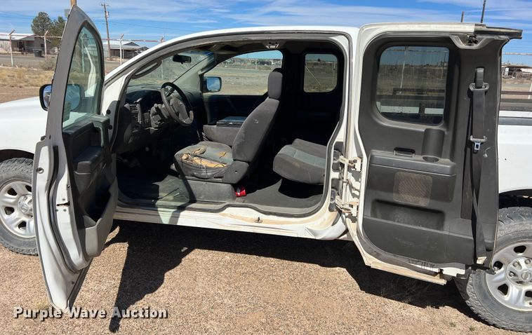 image for item DP0010 2004 Nissan Titan  King Cab pickup truck