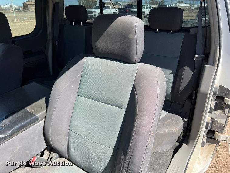 image for item DP0010 2004 Nissan Titan  King Cab pickup truck