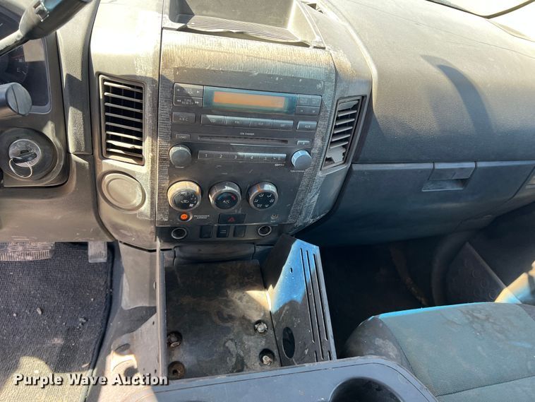 image for item DP0010 2004 Nissan Titan  King Cab pickup truck